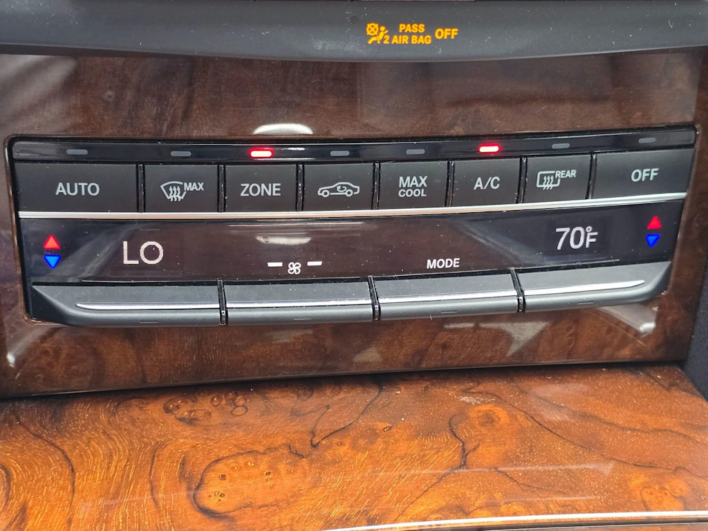 Thumbnail: 2014 Mercedes-Benz E-Class - 28