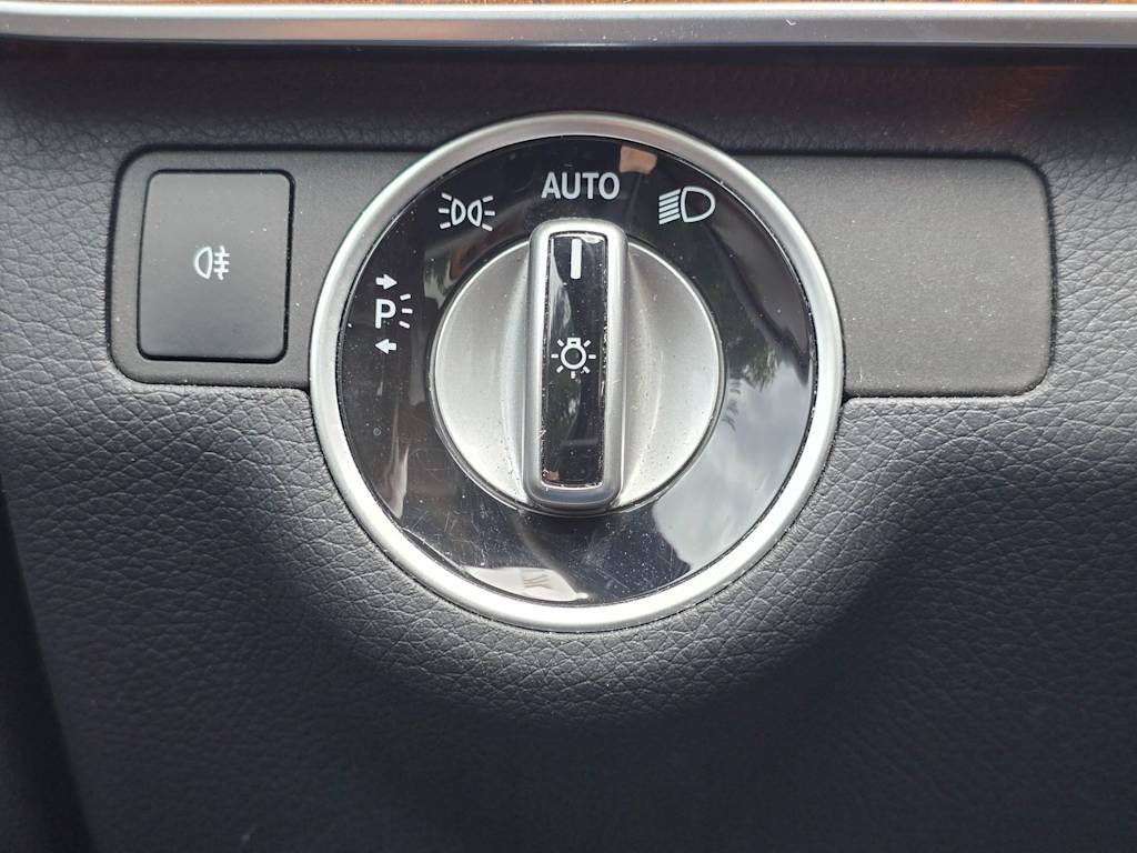 Thumbnail: 2014 Mercedes-Benz E-Class - 31