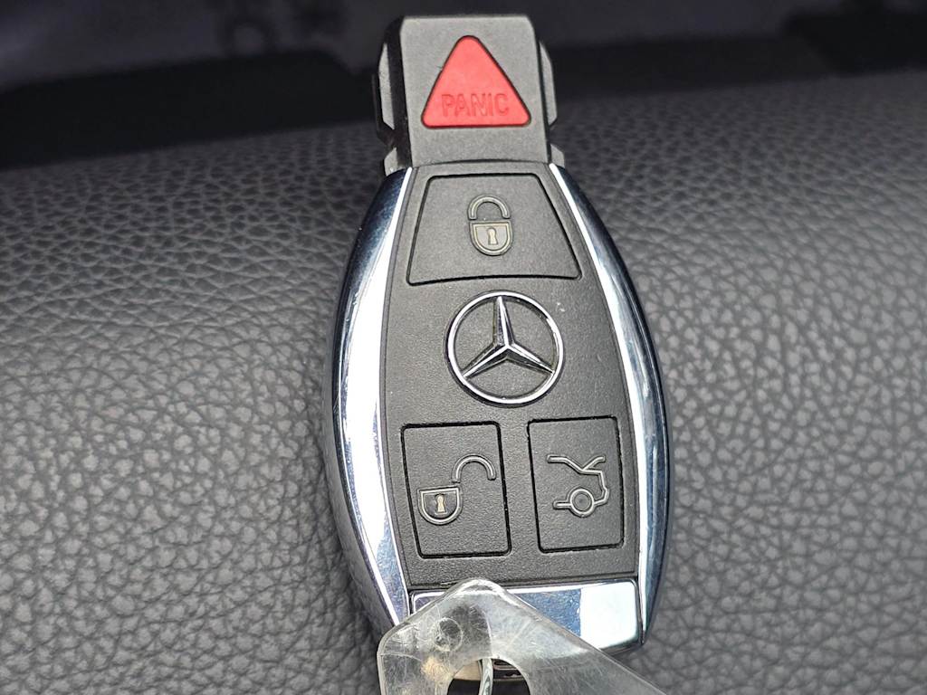 Thumbnail: 2014 Mercedes-Benz E-Class - 17