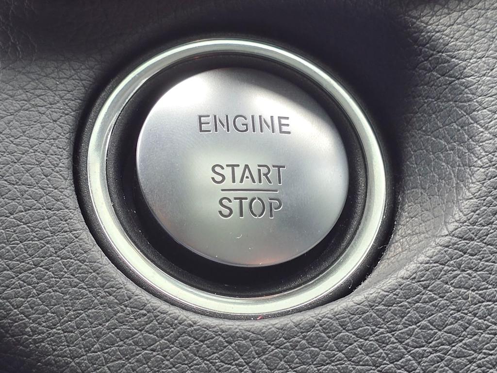 Thumbnail: 2014 Mercedes-Benz E-Class - 34