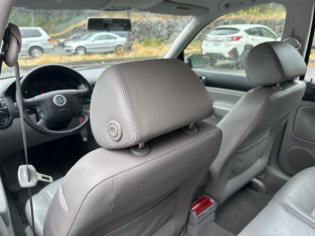 Thumbnail: 2003 Volkswagen Jetta - 11