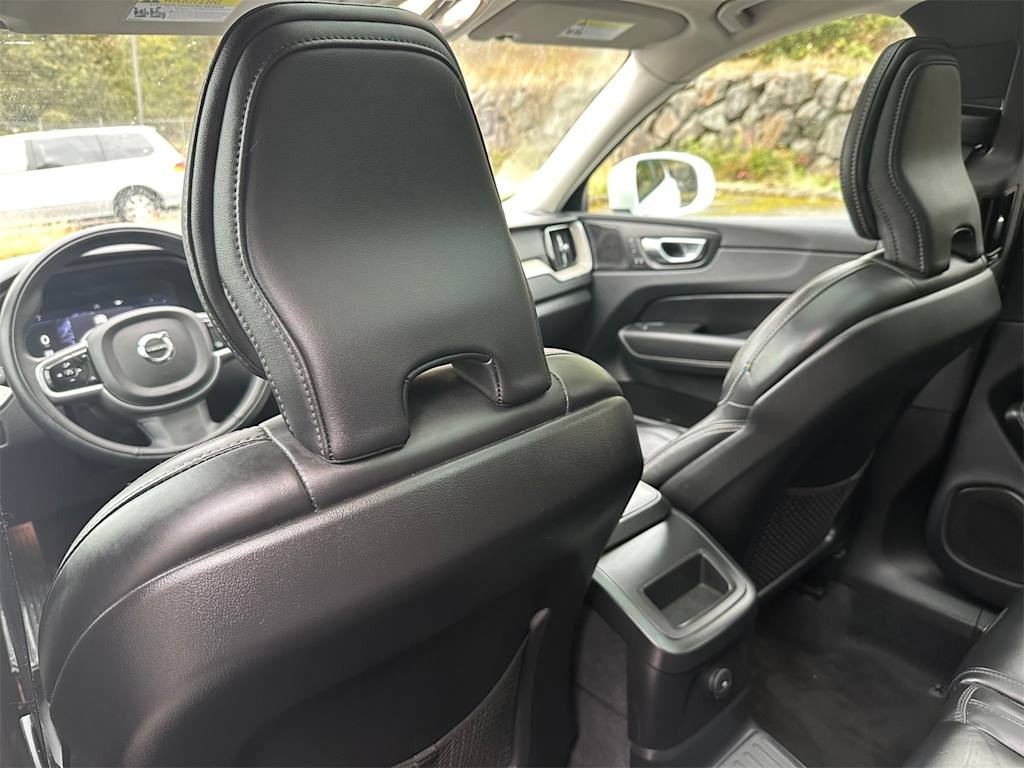 Thumbnail: 2022 Volvo XC60 - 11