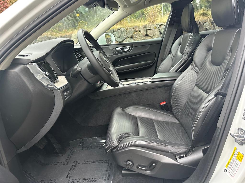 Thumbnail: 2022 Volvo XC60 - 20