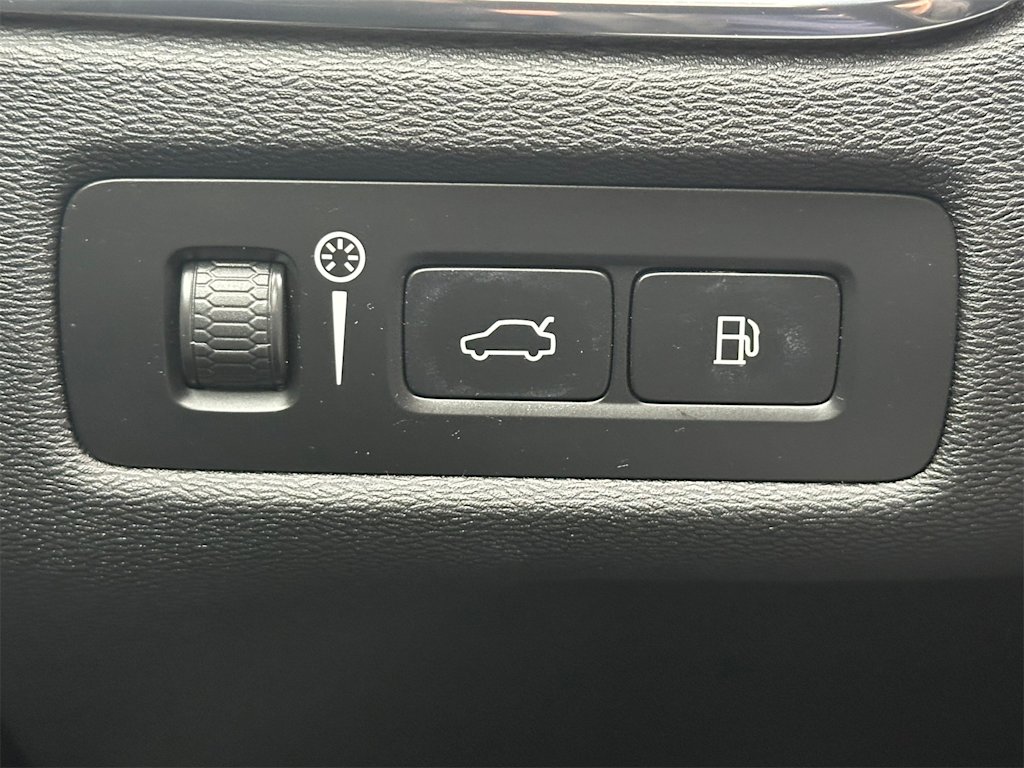 Thumbnail: 2022 Volvo XC60 - 26