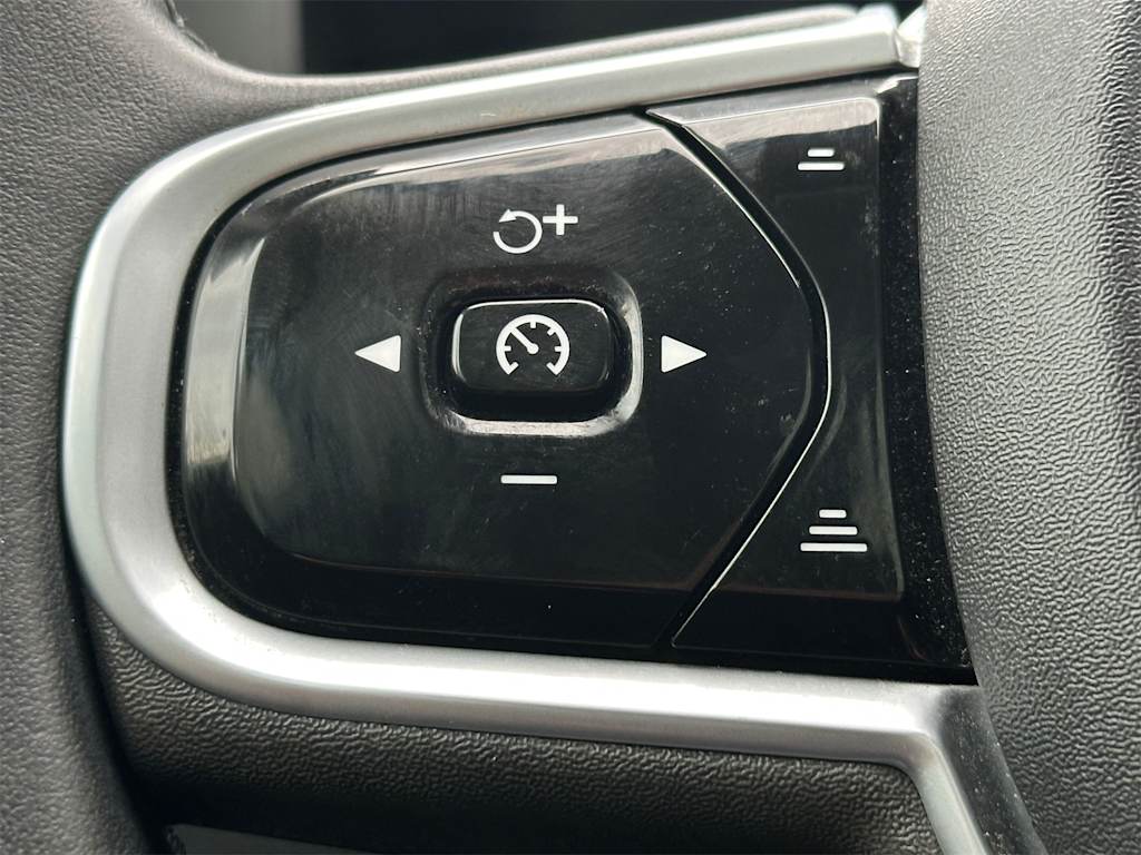 Thumbnail: 2022 Volvo XC60 - 27