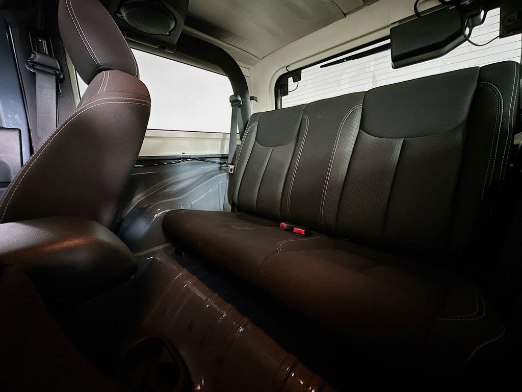 Thumbnail: 2014 Jeep Wrangler - 22