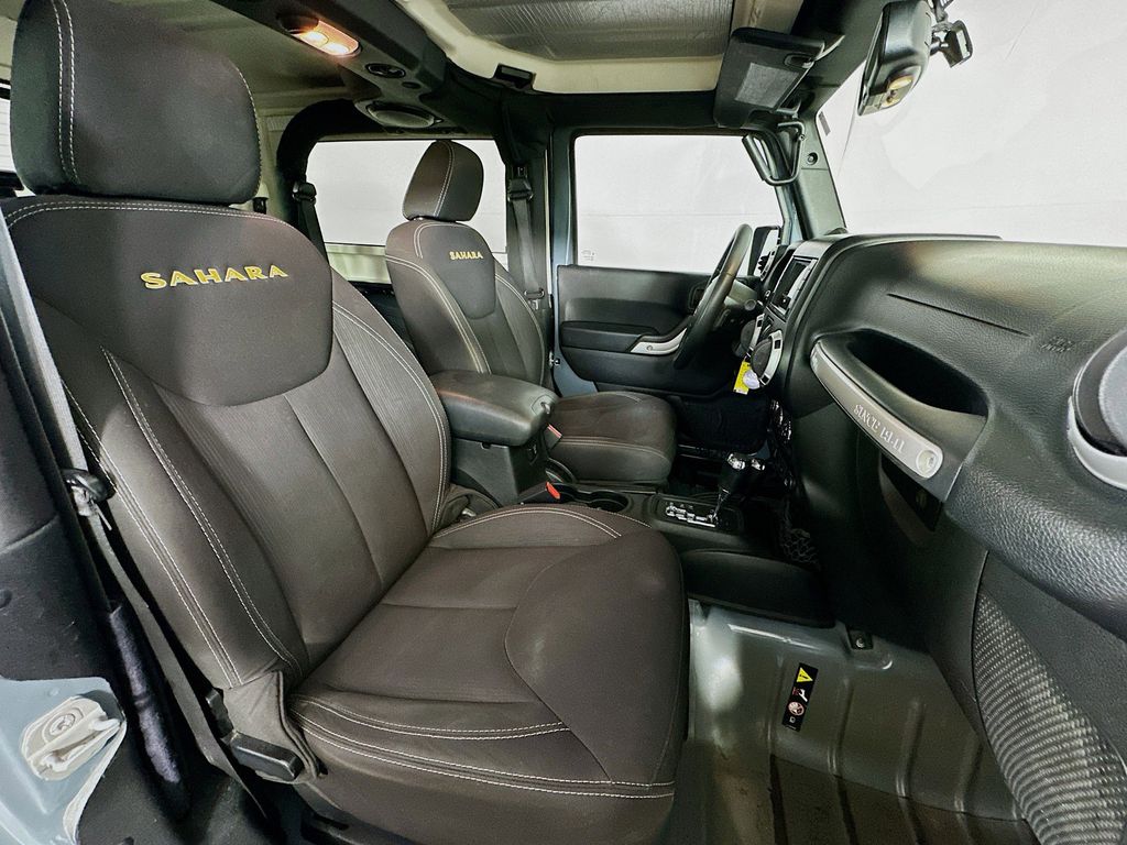 Thumbnail: 2014 Jeep Wrangler - 12