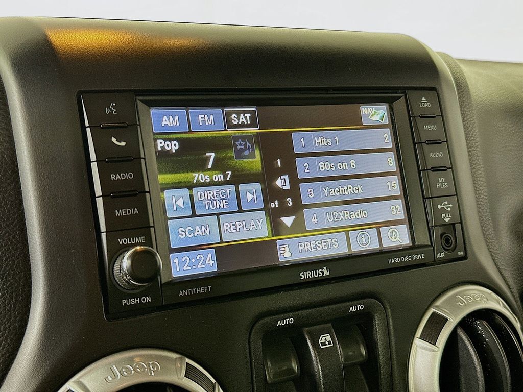 Thumbnail: 2014 Jeep Wrangler - 16