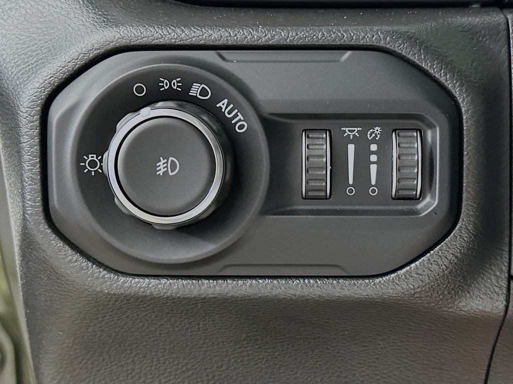 Thumbnail: 2022 Jeep Wrangler - 28