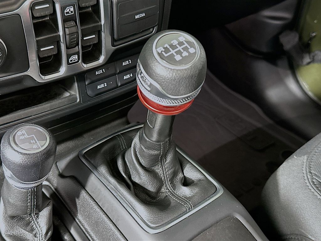 Thumbnail: 2022 Jeep Wrangler - 17