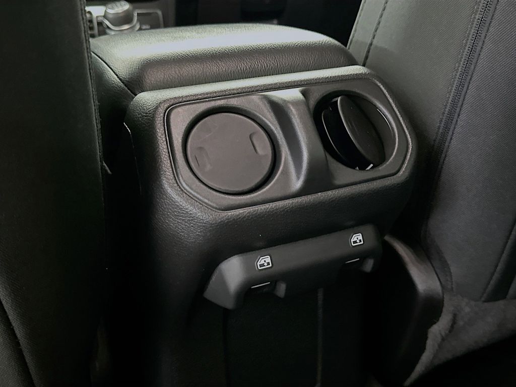 Thumbnail: 2022 Jeep Wrangler - 22