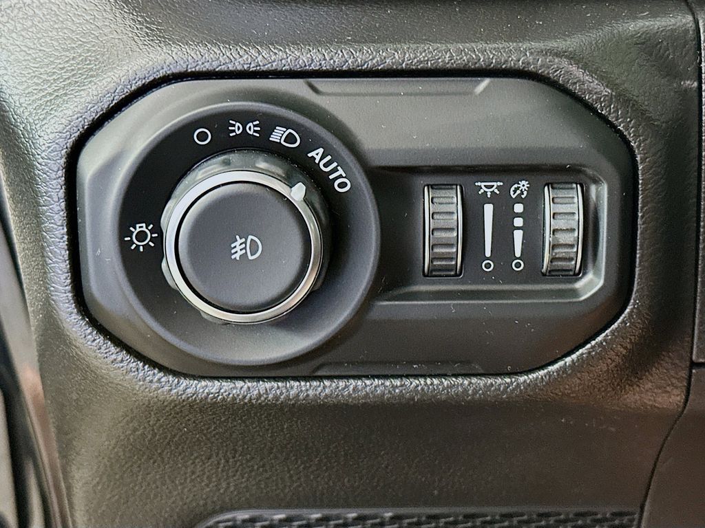 Thumbnail: 2021 Jeep Wrangler - 27