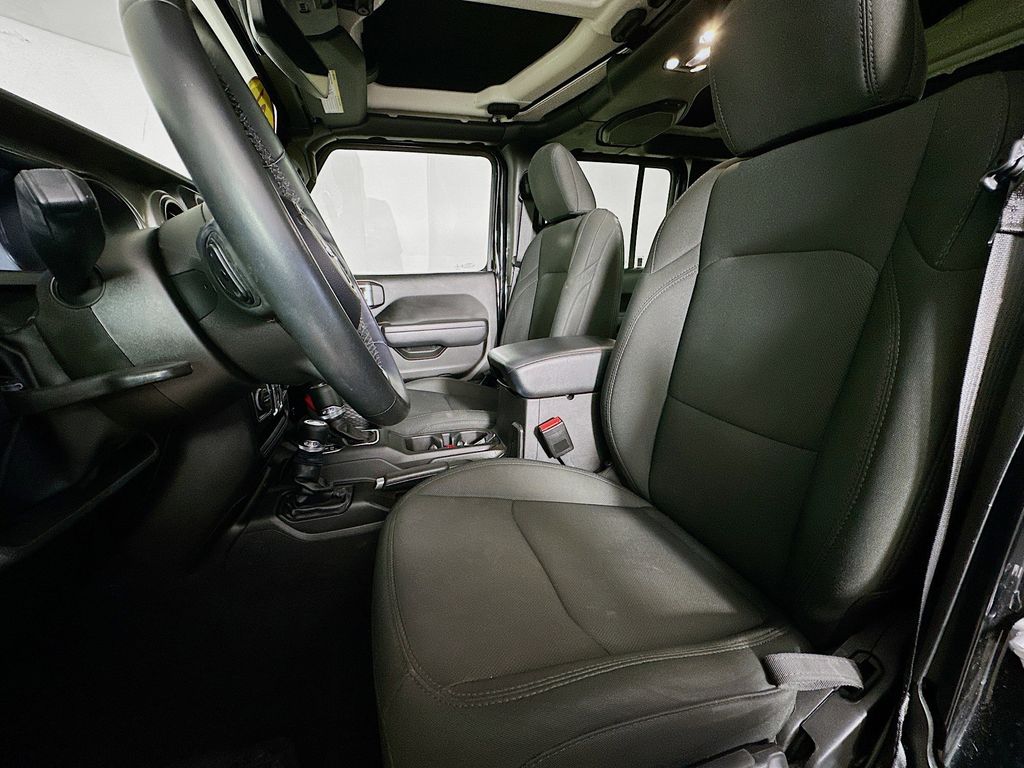 Thumbnail: 2021 Jeep Wrangler - 10