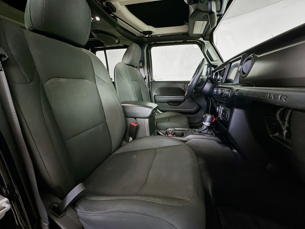 Thumbnail: 2021 Jeep Wrangler - 11