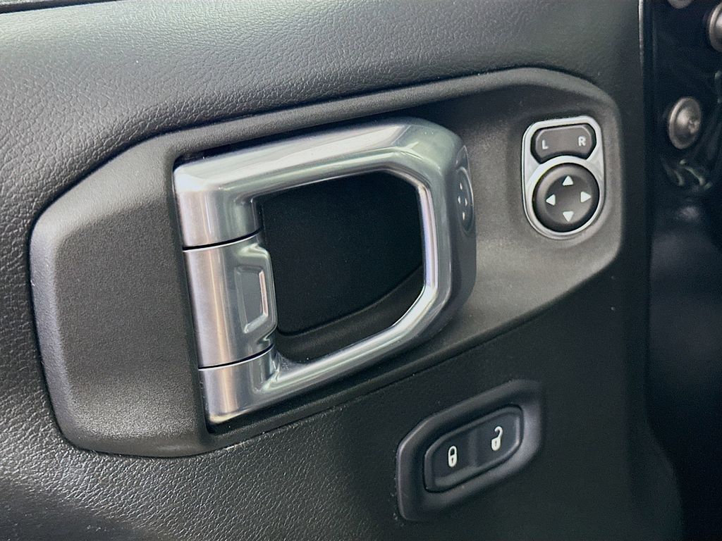 Thumbnail: 2021 Jeep Wrangler - 30