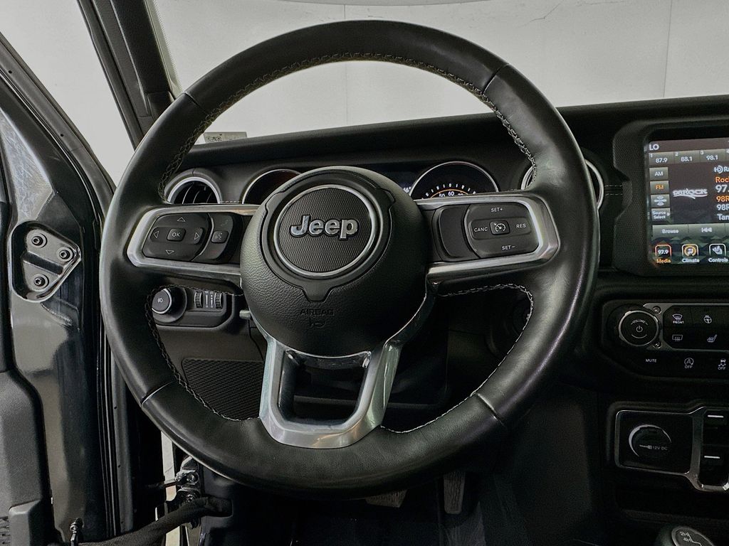 Thumbnail: 2022 Jeep Wrangler - 14