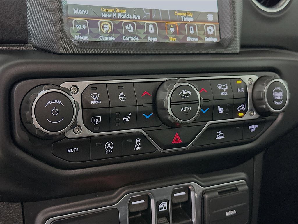 Thumbnail: 2022 Jeep Wrangler - 23
