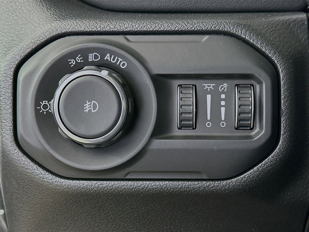Thumbnail: 2022 Jeep Wrangler - 27