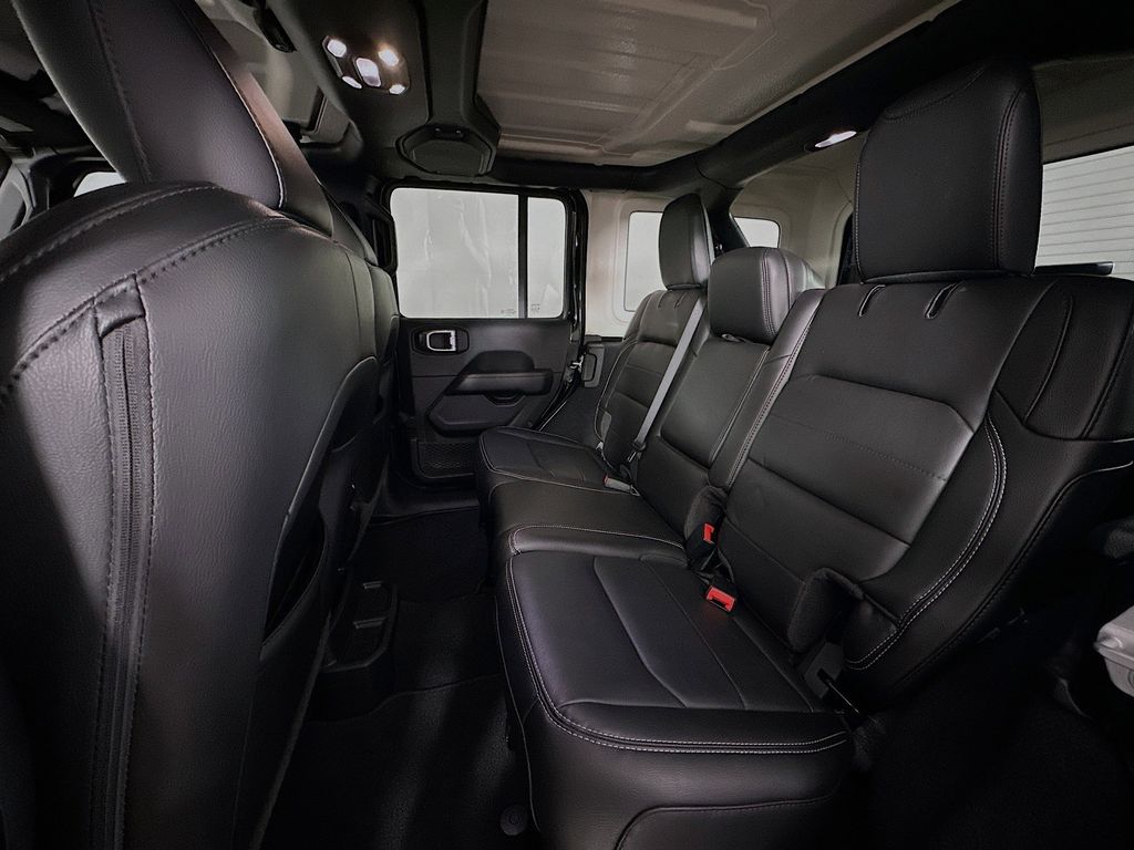Thumbnail: 2022 Jeep Wrangler - 12