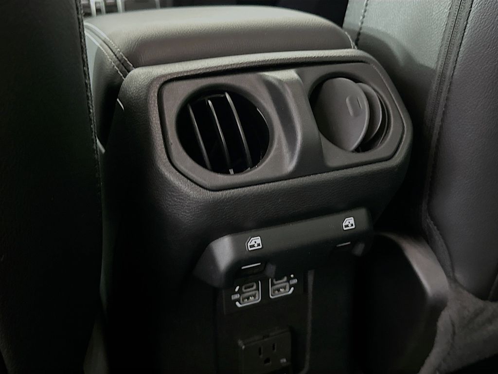 Thumbnail: 2022 Jeep Wrangler - 22