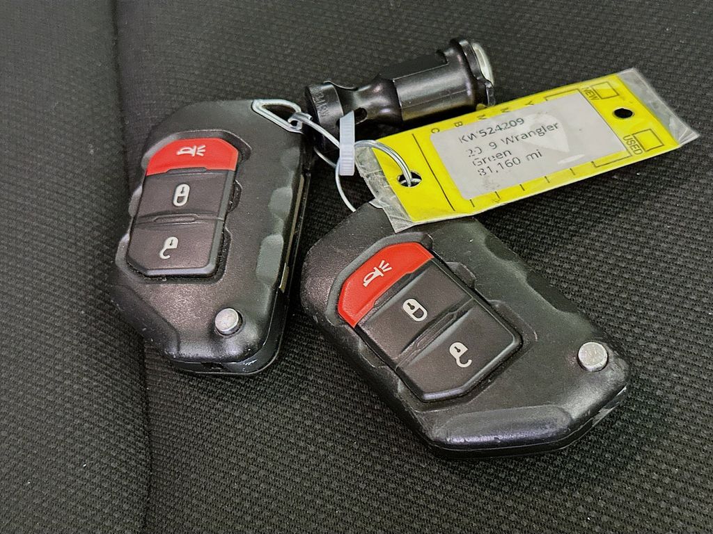 Thumbnail: 2019 Jeep Wrangler - 16