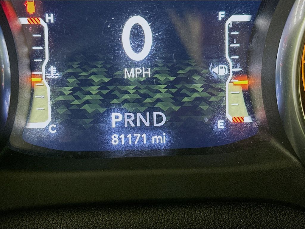 Thumbnail: 2019 Jeep Wrangler - 15