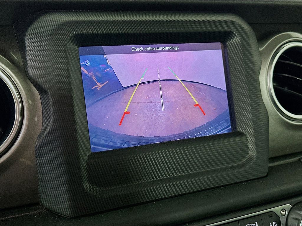 Thumbnail: 2019 Jeep Wrangler - 23