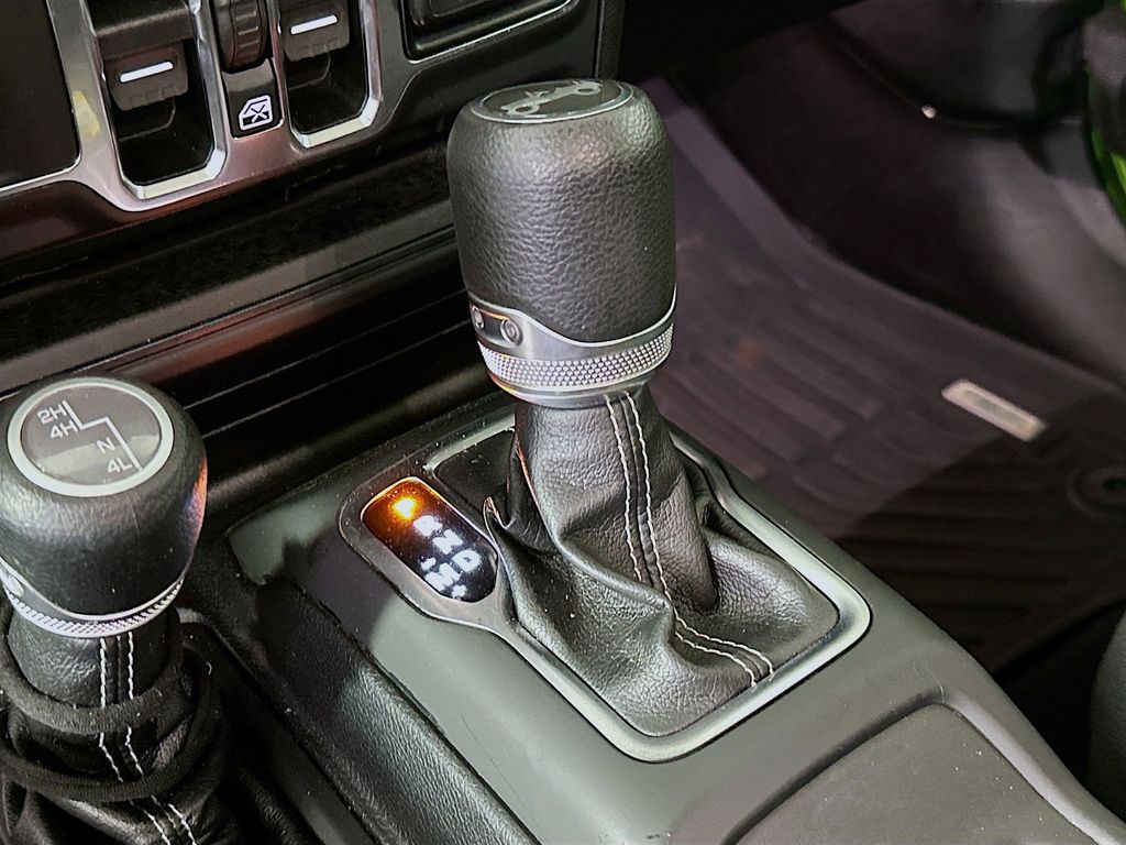 Thumbnail: 2019 Jeep Wrangler - 14