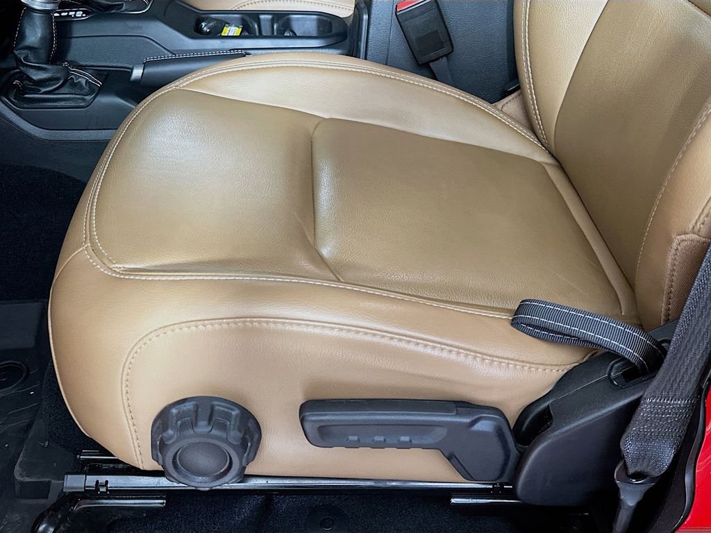 Thumbnail: 2022 Jeep Wrangler - 29