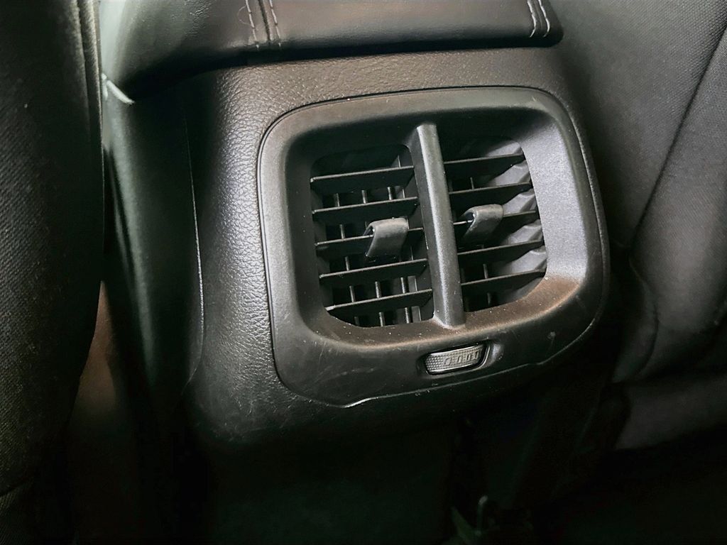 Thumbnail: 2020 Jeep Cherokee - 21
