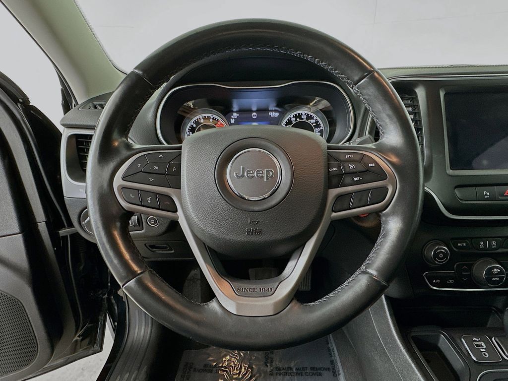 Thumbnail: 2021 Jeep Cherokee - 14