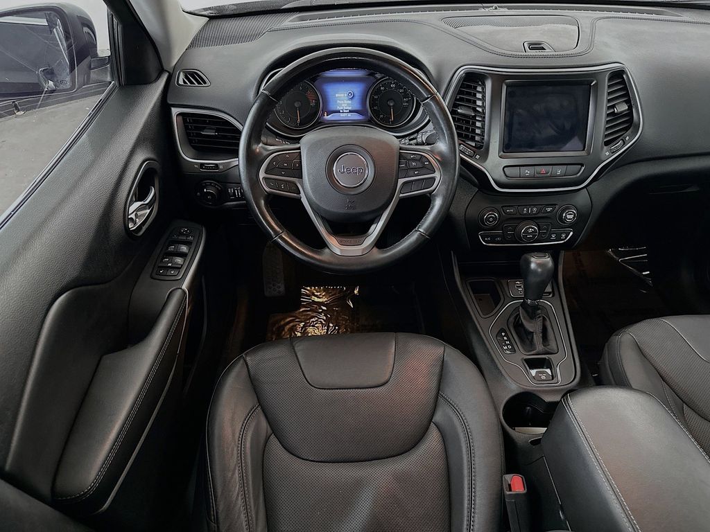 Thumbnail: 2021 Jeep Cherokee - 9