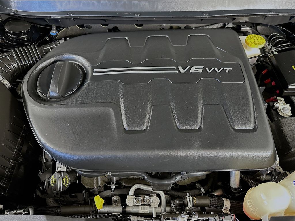 Thumbnail: 2019 Jeep Cherokee - 9