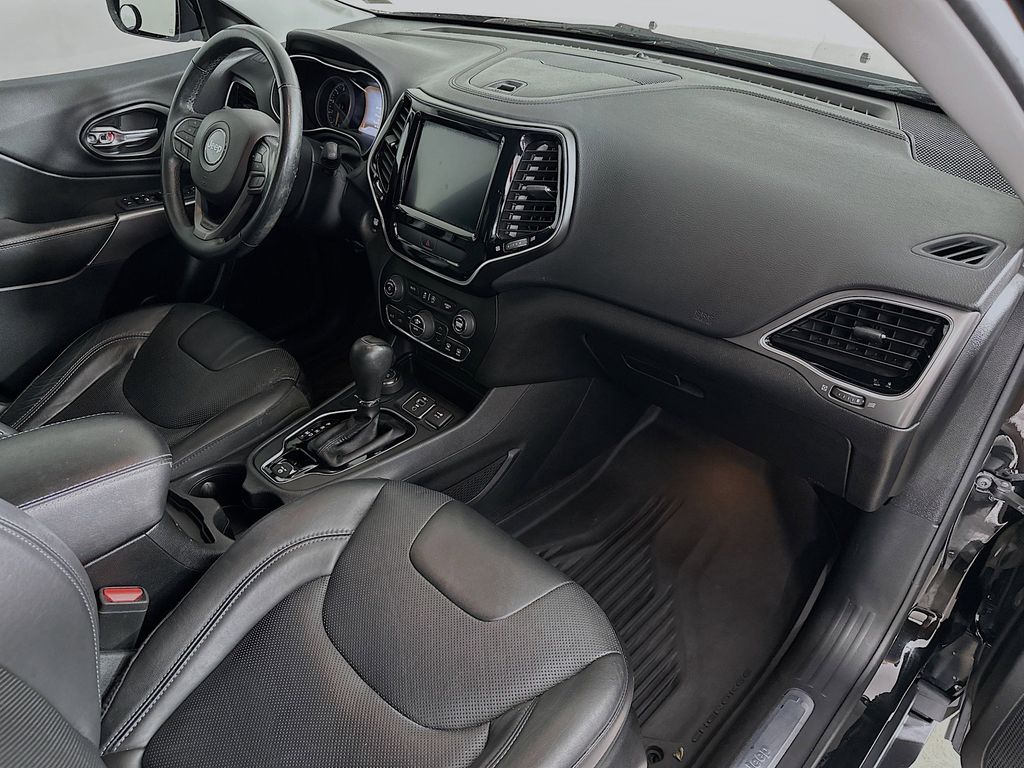 Thumbnail: 2019 Jeep Cherokee - 33