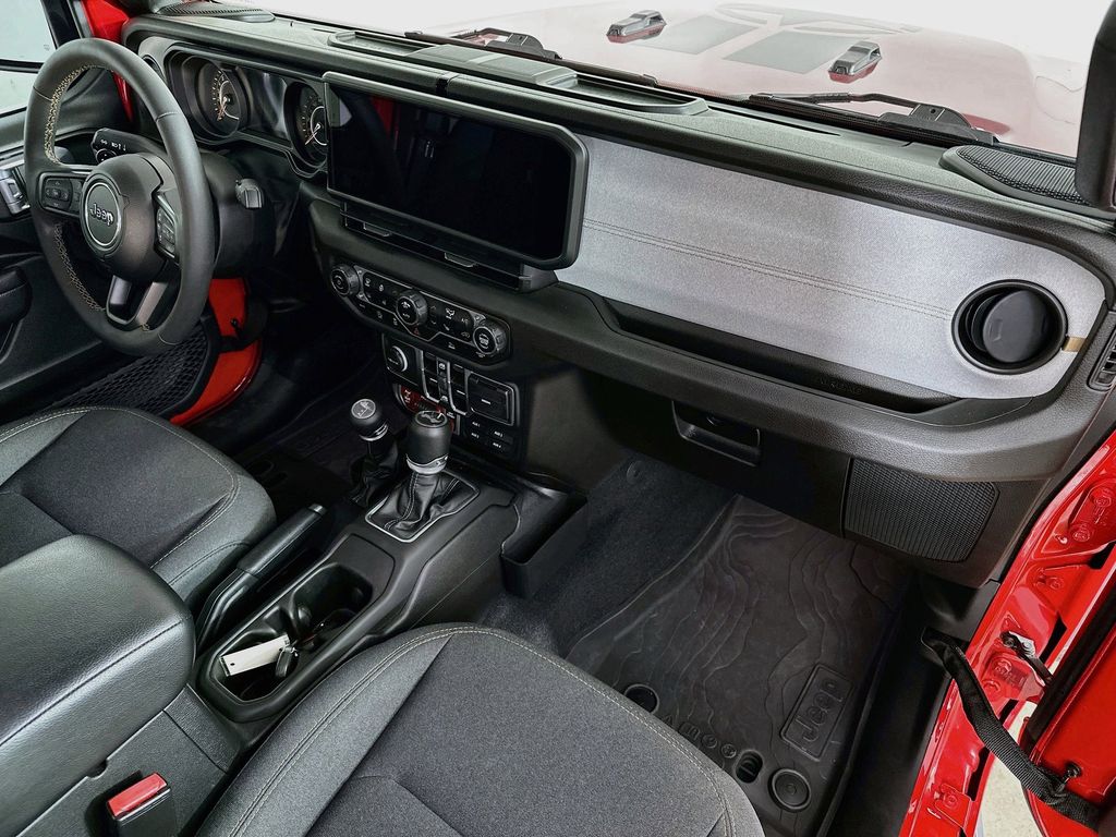Thumbnail: 2024 Jeep Wrangler - 31