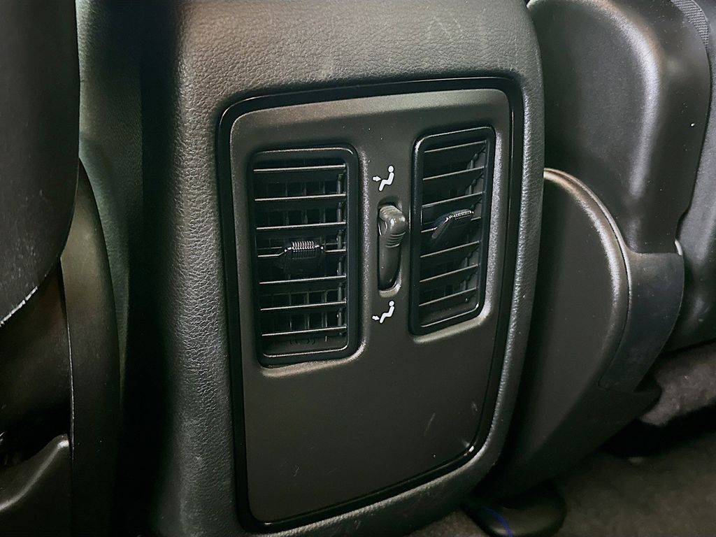 2022 Dodge Durango SXT 22