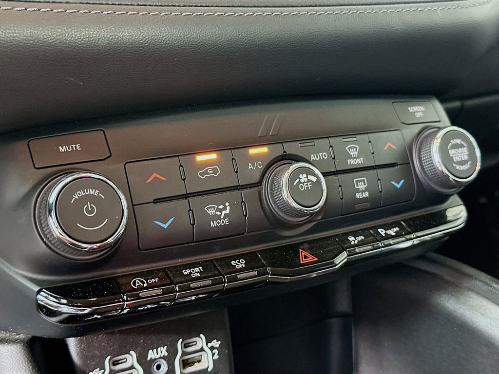 2022 Dodge Durango SXT 23
