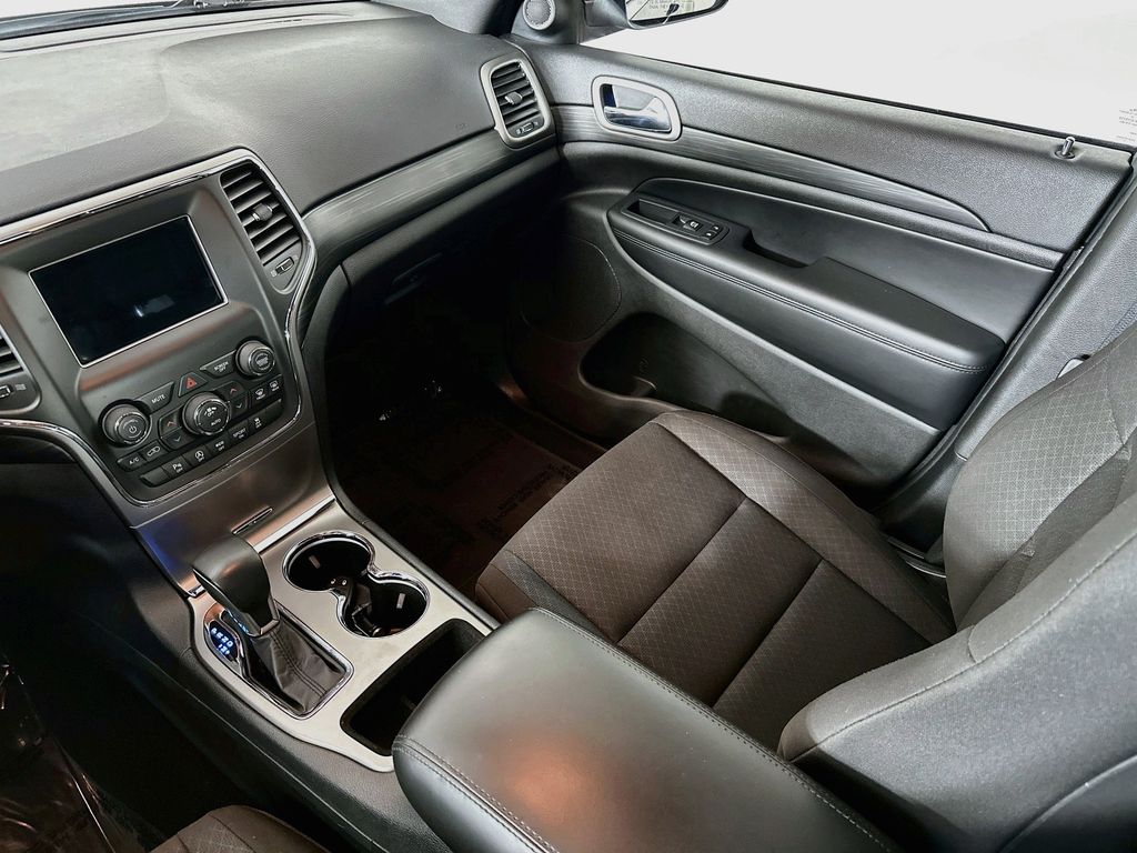 Thumbnail: 2019 Jeep Grand Cherokee - 13