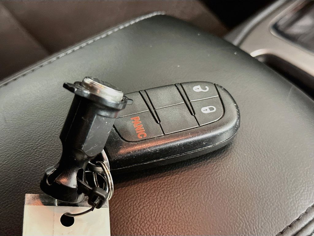 Thumbnail: 2019 Jeep Grand Cherokee - 19