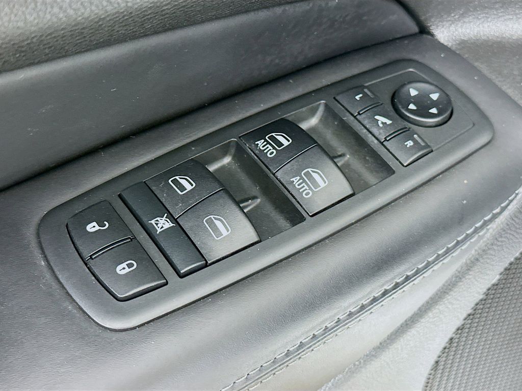 Thumbnail: 2019 Jeep Grand Cherokee - 30