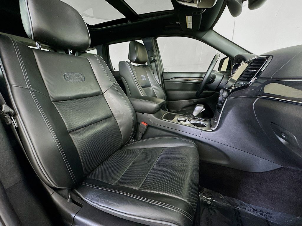 Thumbnail: 2019 Jeep Grand Cherokee - 12