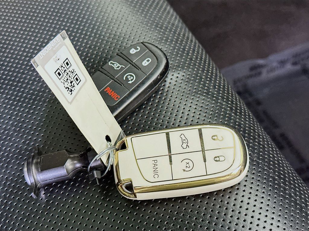 Thumbnail: 2019 Jeep Grand Cherokee - 20