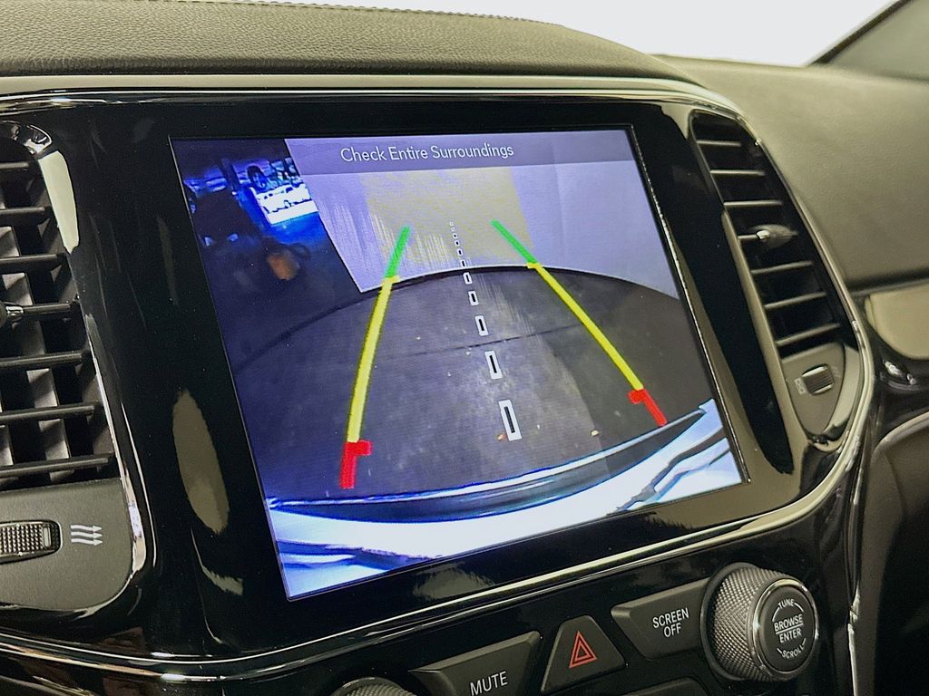 Thumbnail: 2019 Jeep Grand Cherokee - 29