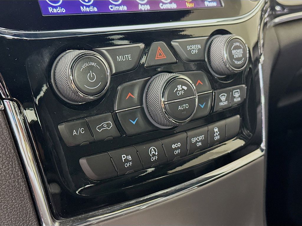 Thumbnail: 2019 Jeep Grand Cherokee - 23