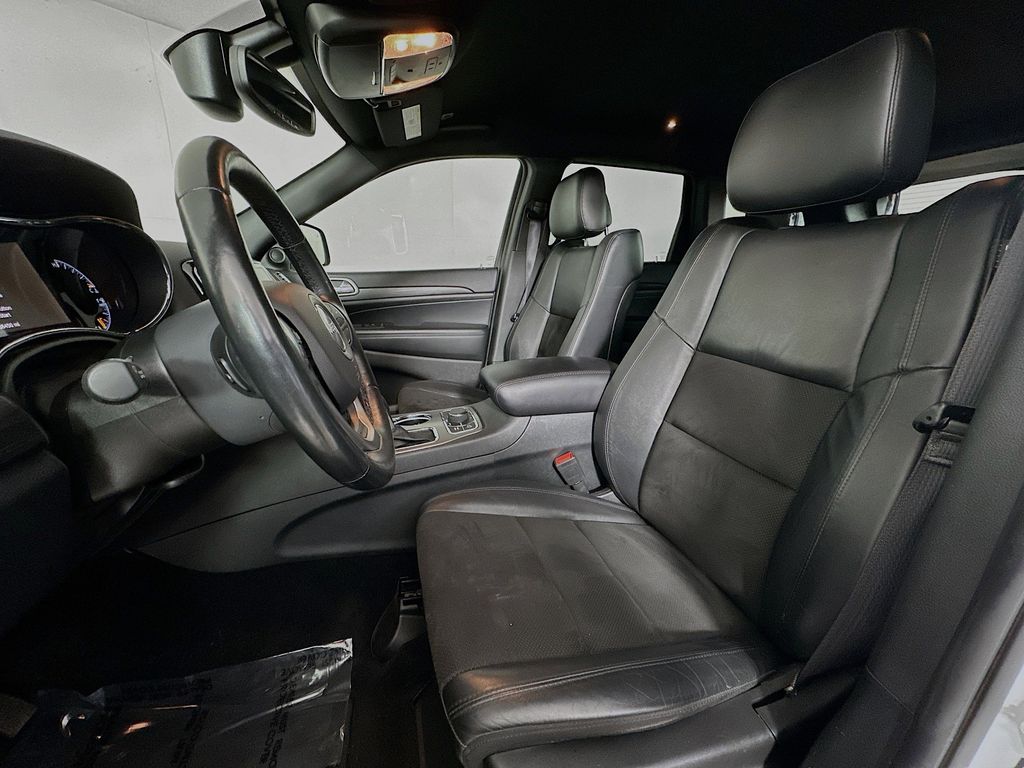 Thumbnail: 2022 Jeep Grand Cherokee - 11