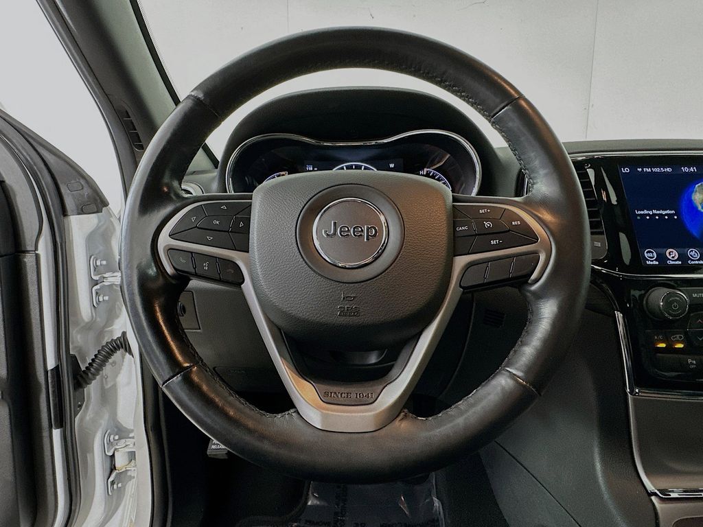 Thumbnail: 2022 Jeep Grand Cherokee - 15