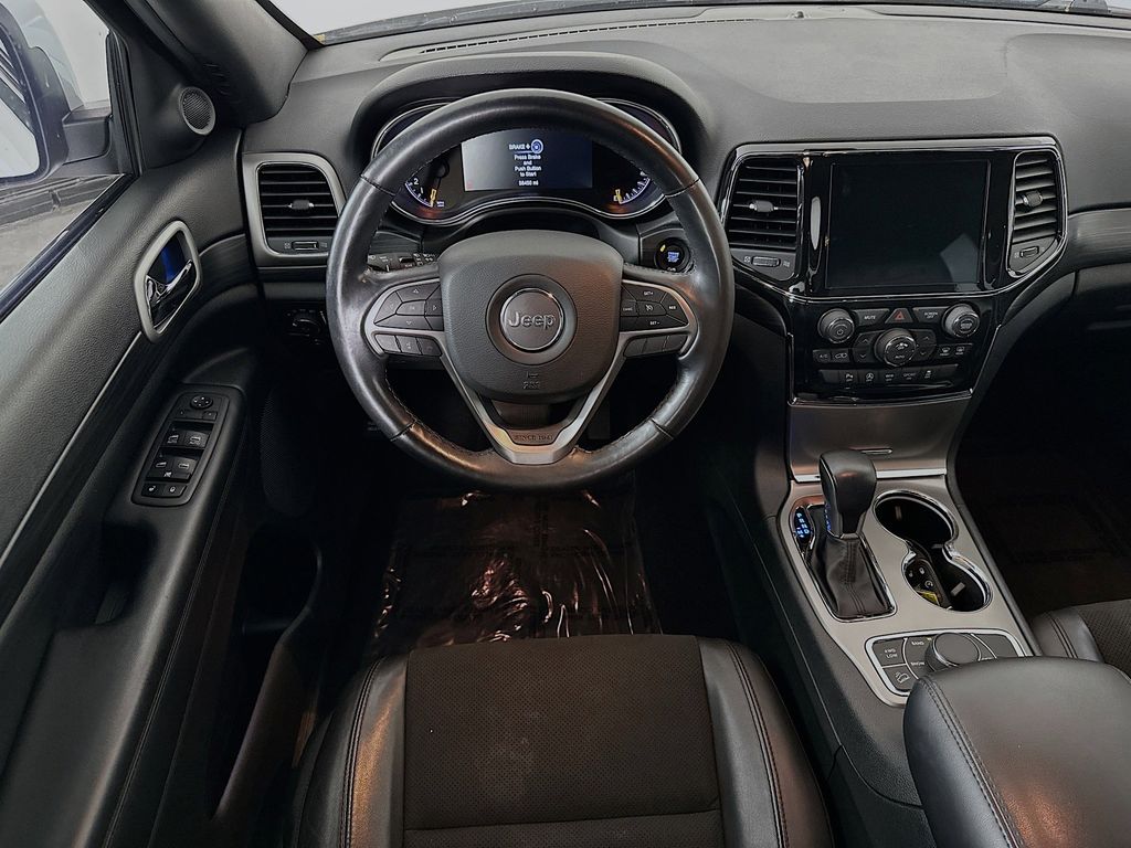 Thumbnail: 2022 Jeep Grand Cherokee - 10
