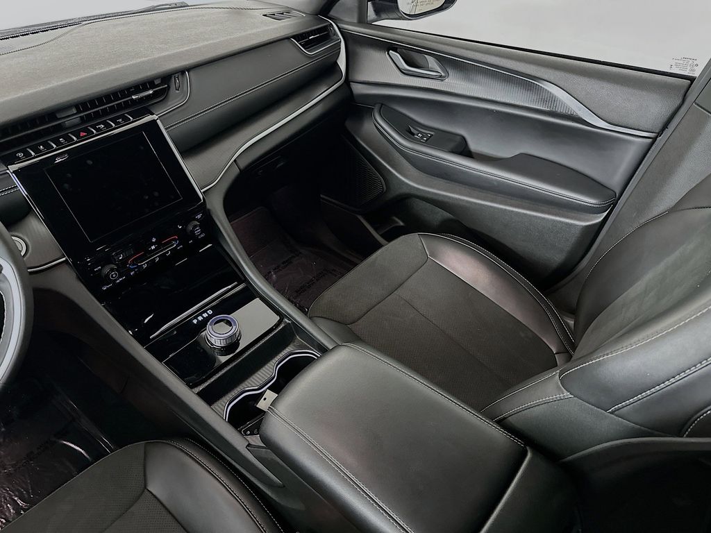 Thumbnail: 2025 Jeep Grand Cherokee - 13