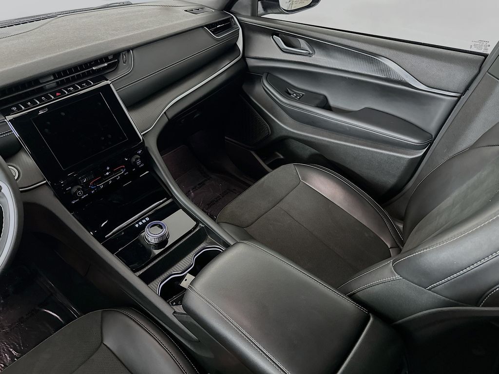 Thumbnail: 2025 Jeep Grand Cherokee - 13