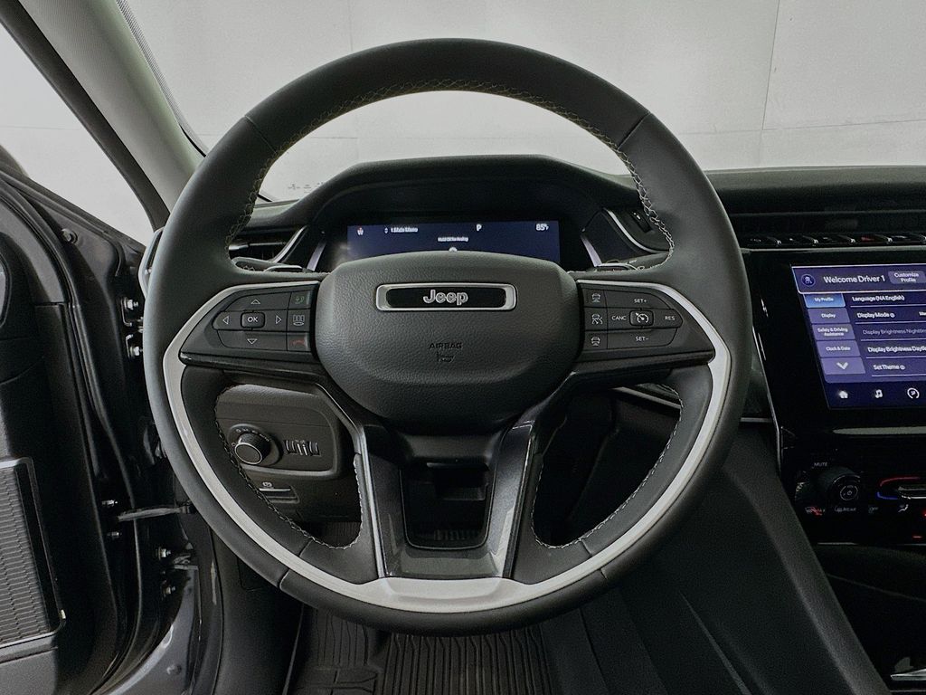Thumbnail: 2022 Jeep Grand Cherokee L - 15
